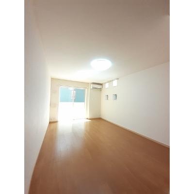 ライラック 105【管理NO：1-016997901-01040】 ★家具家電は申し込み後に搬入します★ ★2026年10月下旬入居可能★の物件写真2
