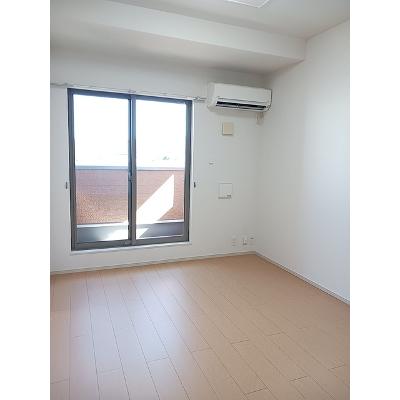 クレセント　Ⅱ 201【管理NO：1-016992001-02010】 ★家具家電は申し込み後に搬入しますの物件写真2