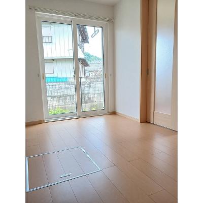 エレガンシア篠原 105【管理NO：1-016787601-01040】 ★家具家電は申し込み後に搬入します★の物件写真2