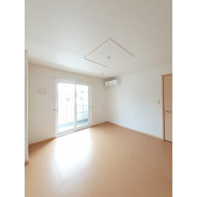 サニースクエアＡ 102【管理NO：1-015822401-01020】 ★家具家電は申し込み後に搬入しますの物件写真2