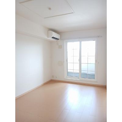 サニープレイスＢ 203【管理NO：1-015674502-02030】 ★家具家電は申し込み後に搬入しますの物件写真2