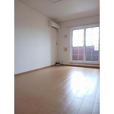 ヴィオラ 203【管理NO：1-015346401-02030】 ★家具家電は申し込み後に搬入しますの物件写真2