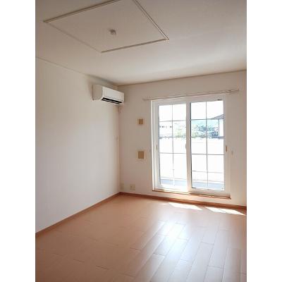 リブ・グリーン 201【管理NO：1-015298101-02010】 ★家具家電は申し込み後に搬入しますの物件写真2