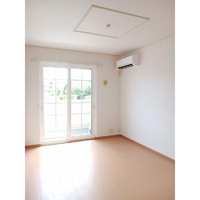 リブ・グリーン 103【管理NO：1-015298101-01030】 ★家具家電は申し込み後に搬入しますの物件写真2