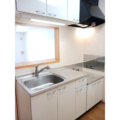 Ｓｗｅｅｔ　Ｓｅａｓｏｎ 103【管理NO：1-014085001-01030】 ★家具家電は申し込み後に搬入します★の物件写真3