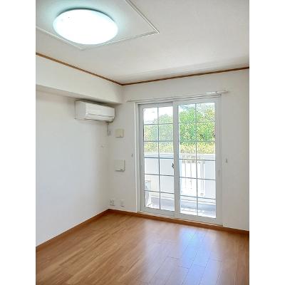 ティンバーハイツ 102【管理NO：1-013052601-01020】 ★家具家電は申し込み後に搬入します★の物件写真2