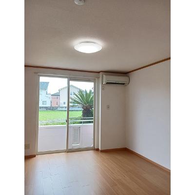 スィートメモリー 102【管理NO：1-011714901-01020】 ★家具家電は申し込み後に搬入しますの物件写真2