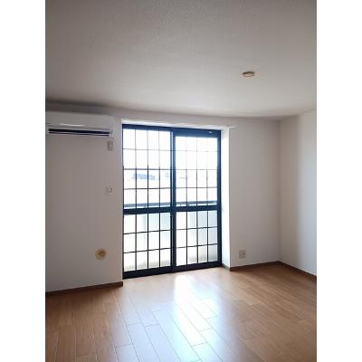 カサ　モデルナ　Ⅰ 102【管理NO：1-011640701-01020】 ★家具家電は申し込み後に搬入します★の物件写真2