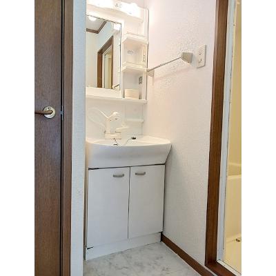 ラフィネ北島 203【管理NO：1-010359401-02030】 ★家具家電は申し込み後に搬入しますの物件写真6