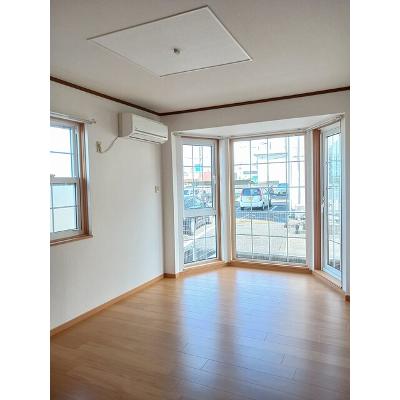 ＣｏｕｎｔｒｙⅠ 101【管理NO：1-007781501-01010】 ★家具家電は申し込み後に搬入します★の物件写真2