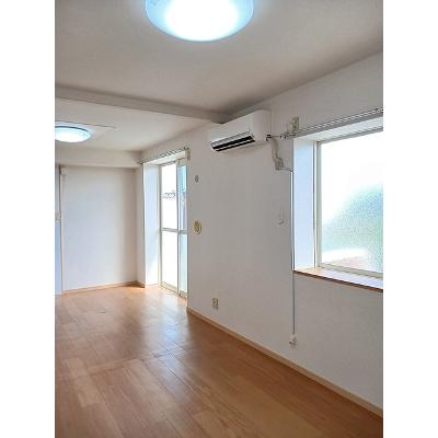 ユーメゾン内浜 201【管理NO：1-005427701-02010】 ★家具家電は申し込み後に搬入しますの物件写真2