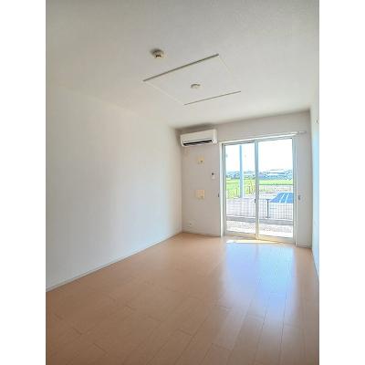 ピュア 101【管理NO：1-018070501-01010】 ★家具家電は申し込み後に搬入しますの物件写真2