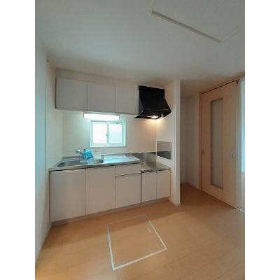 ピュア 101【管理NO：1-018070501-01010】 ★家具家電は申し込み後に搬入しますの物件写真3