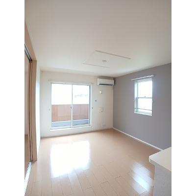 ワイズＫⅡ 203【管理NO：1-019459701-02030】 ★家具家電は申し込み後に搬入しますの物件写真2