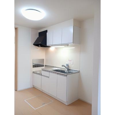 フェリーチェＮ　Ⅱ 102【管理NO：1-018860502-01020】 ★家具家電は申し込み後に搬入します★の物件写真3