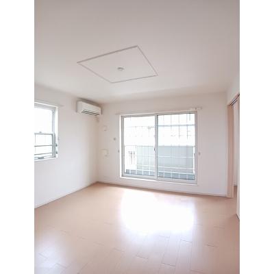 フレスクーラＡ 201【管理NO：1-018387701-02010】 ★家具家電は申し込み後に搬入しますの物件写真2