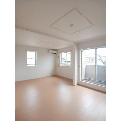 サニーフォレスタＢ 201【管理NO：1-016732702-02010】 ★家具家電は申し込み後に搬入しますの物件写真2