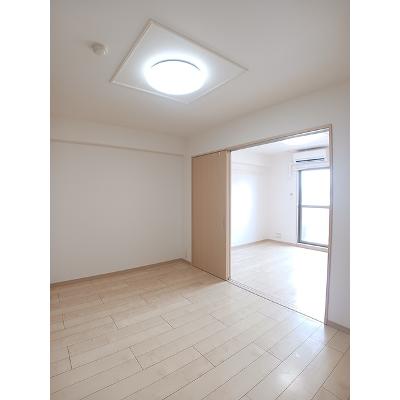 グラマシィー 406【管理NO：1-016246601-04060】 ★家具家電は申し込み後に搬入しますの物件写真2