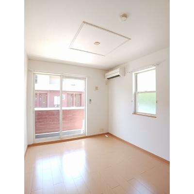 アルドーレ　Ⅰ 101【管理NO：1-014942901-01010】 ★家具家電は申し込み後に搬入しますの物件写真2