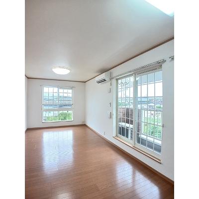 れいけん元山 201【管理NO：1-013298401-02010】 ★家具家電は申し込み後に搬入します★の物件写真2