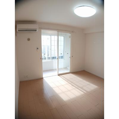 ルミエール 101【管理NO：1-018228801-01010】 ★家具家電は申し込み後に搬入しますの物件写真2