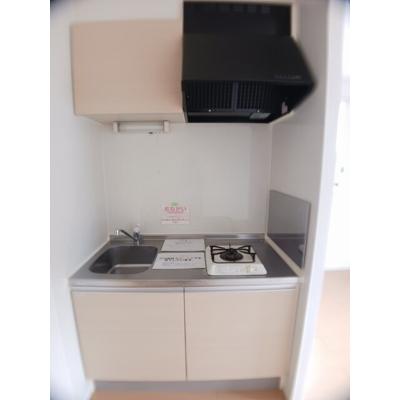 サンライズ・フジＣ 101【管理NO：1-017970401-01010】 ★家具家電は申し込み後に搬入します★の物件写真3