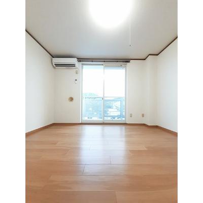 シャン・ミリュー　ⅠＡ 203【管理NO：1-011689101-02030】 ★家具家電は申し込み後に搬入します★の物件写真2