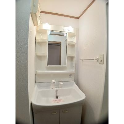 apartment 香川県丸亀市飯山町川原１０３３番地３ 

↓地図はこちらから