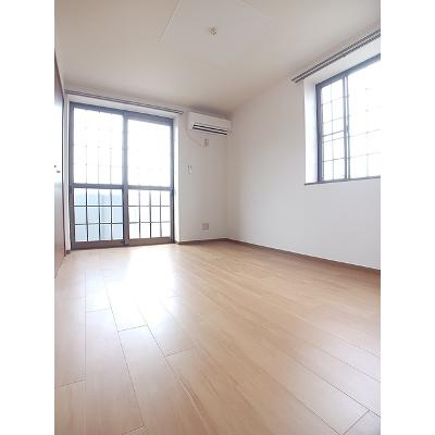 ハイ・フィールド 203【管理NO：1-010637601-02030】 ★家具家電は申し込み後に搬入しますの物件写真2