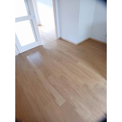 エルディムピーチ 201【管理NO：1-001625101-02010】 ★家具家電は申し込み後に搬入します★の物件写真2