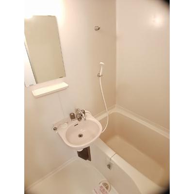 エルディムピーチ 201【管理NO：1-001625101-02010】 ★家具家電は申し込み後に搬入します★の物件写真4