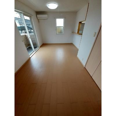 エアリ－ 101【管理NO：1-015796601-01010】 ★家具家電は申し込み後に搬入します★の物件写真2
