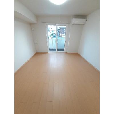シームリー　Ａ 102【管理NO：1-015677901-01020】 ★家具家電は申し込み後に搬入します★の物件写真2