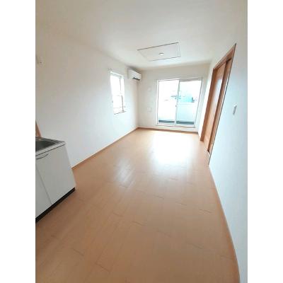 プリムローズ 203【管理NO：1-015185001-02030】 ★家具家電は申し込み後に搬入しますの物件写真2