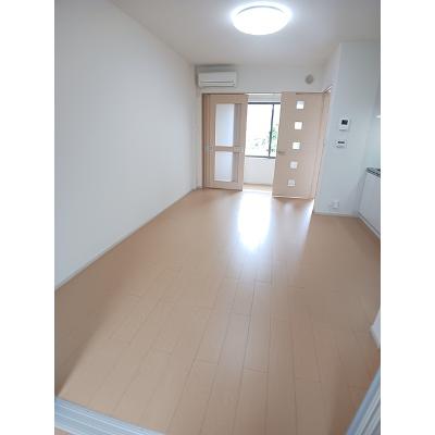 シュウ・レミングＡ 102【管理NO：1-018529001-01020】 ★家具家電は申し込み後に搬入します★の物件写真2