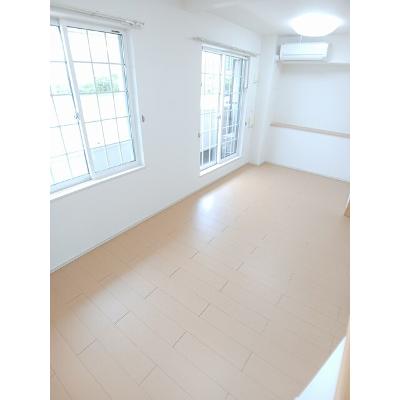 リヴェールⅤ 202【管理NO：1-017823202-02020】 ★家具家電は申し込み後に搬入します★の物件写真2
