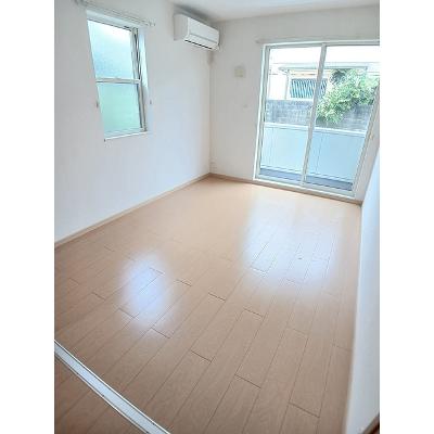 カルトナージュ 101【管理NO：1-016967401-01010】 ★家具家電は申し込み後に搬入します★の物件写真2