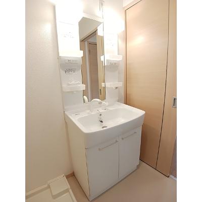 カルトナージュ 101【管理NO：1-016967401-01010】 ★家具家電は申し込み後に搬入します★の物件写真6