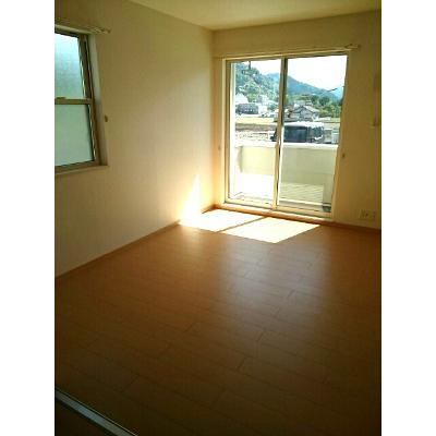 ブルーシャトー 105【管理NO：1-016725401-01040】 ★家具家電は申し込み後に搬入します★の物件写真2