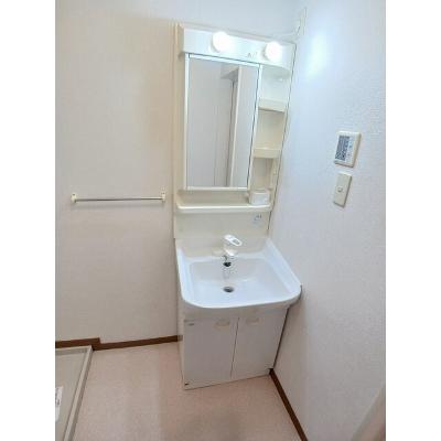 ビッグ・イースト上泉 207【管理NO：1-011421601-02060】 ★家具家電は申し込み後に搬入します★の物件写真6