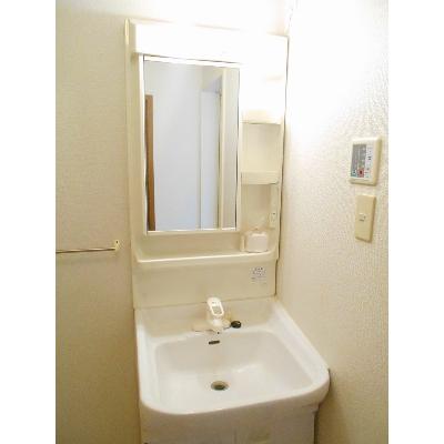 ビッグ・イースト上泉 205【管理NO：1-011421601-02040】 ★家具家電は申し込み後に搬入します★の物件写真6