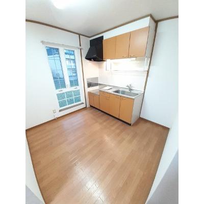 アブニ－ル　Ｓａｄａｏｋａ 203【管理NO：1-010558701-02030】 ★家具家電は申し込み後に搬入しますの物件写真3