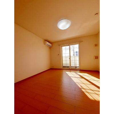 イベール　パーク 101【管理NO：1-014832201-01010】 ★家具家電は申し込み後に搬入しますの物件写真2