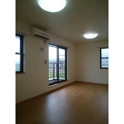 ラ　シャンテ 201【管理NO：1-013683801-02010】 ★家具家電は申し込み後に搬入します★の物件写真2