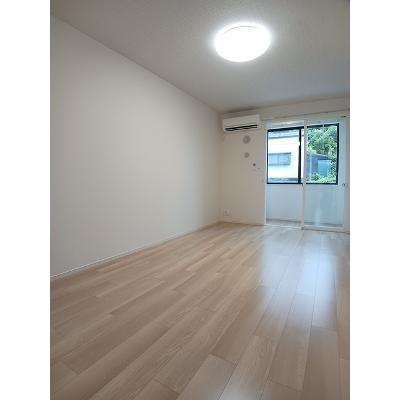 ヴェッセル 102【管理NO：1-028475201-01020】 ★家具家電は申し込み後に搬入しますの物件写真2