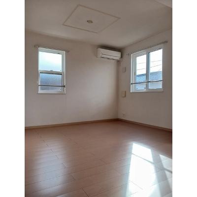 ガーデン西垣生 201【管理NO：1-016740901-02010】 ★家具家電は申し込み後に搬入します★の物件写真2