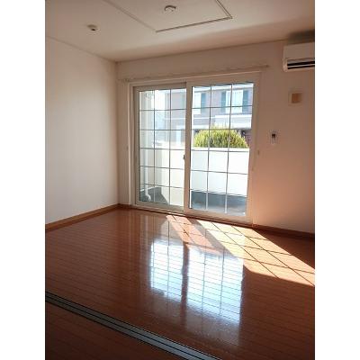 メイクロード 103【管理NO：1-014609401-01030】 ★家具家電は申し込み後に搬入しますの物件写真2