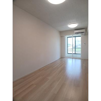 ア・ピアチェーレ　Ｆ 103【管理NO：1-028483901-01030】 ★家具家電は申し込み後に搬入します★の物件写真2