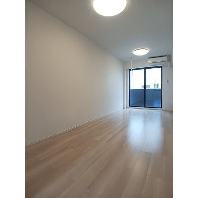 エストレージャⅠ 102【管理NO：1-028360901-01020】 ★家具家電は申し込み後に搬入します★の物件写真2
