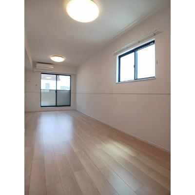 マウンテンリバー 201【管理NO：1-028223101-02010】 ★家具家電は申し込み後に搬入しますの物件写真2
